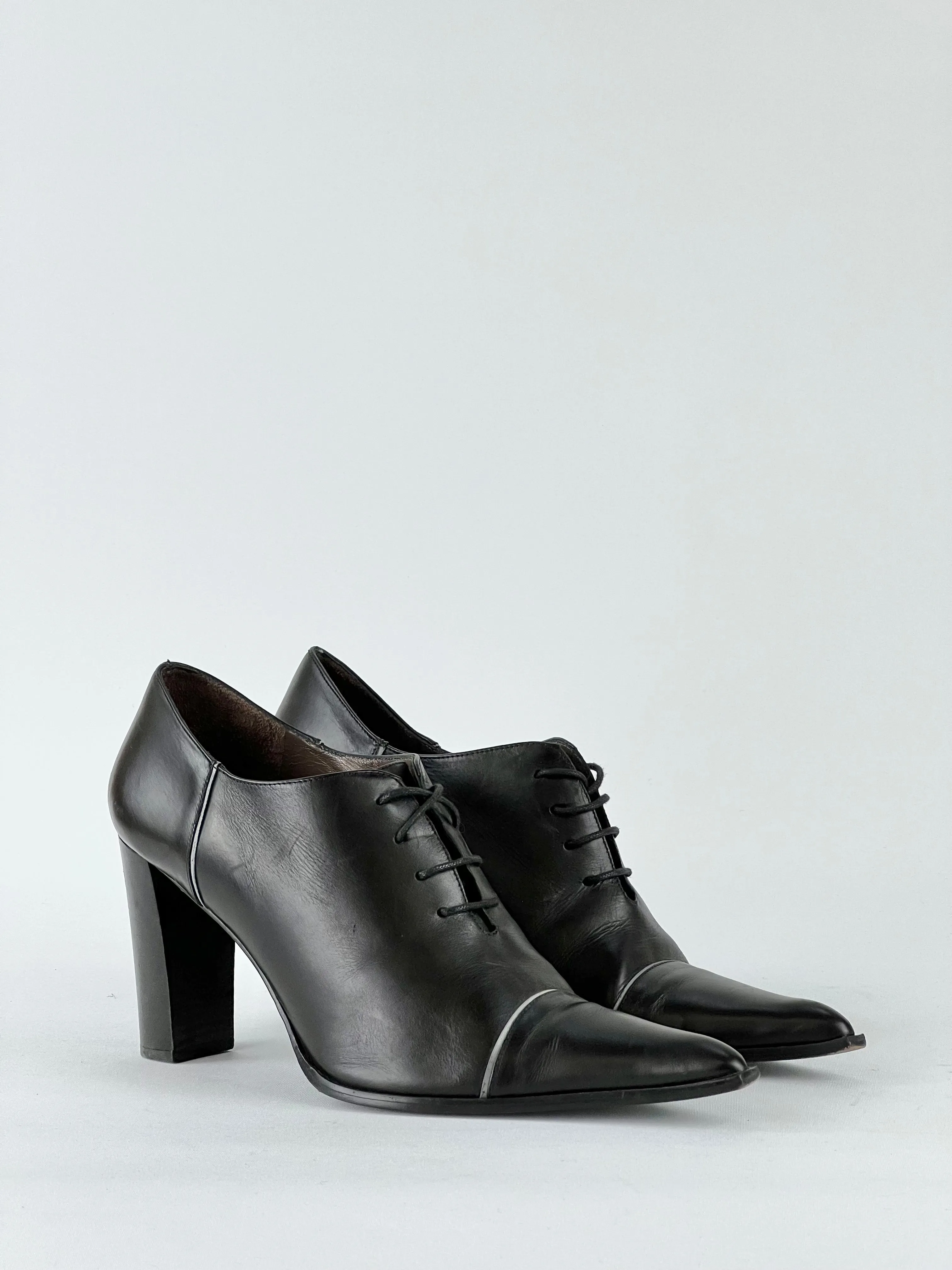 Black Leather Pointy Toe Heeled Brogues - EU39.5