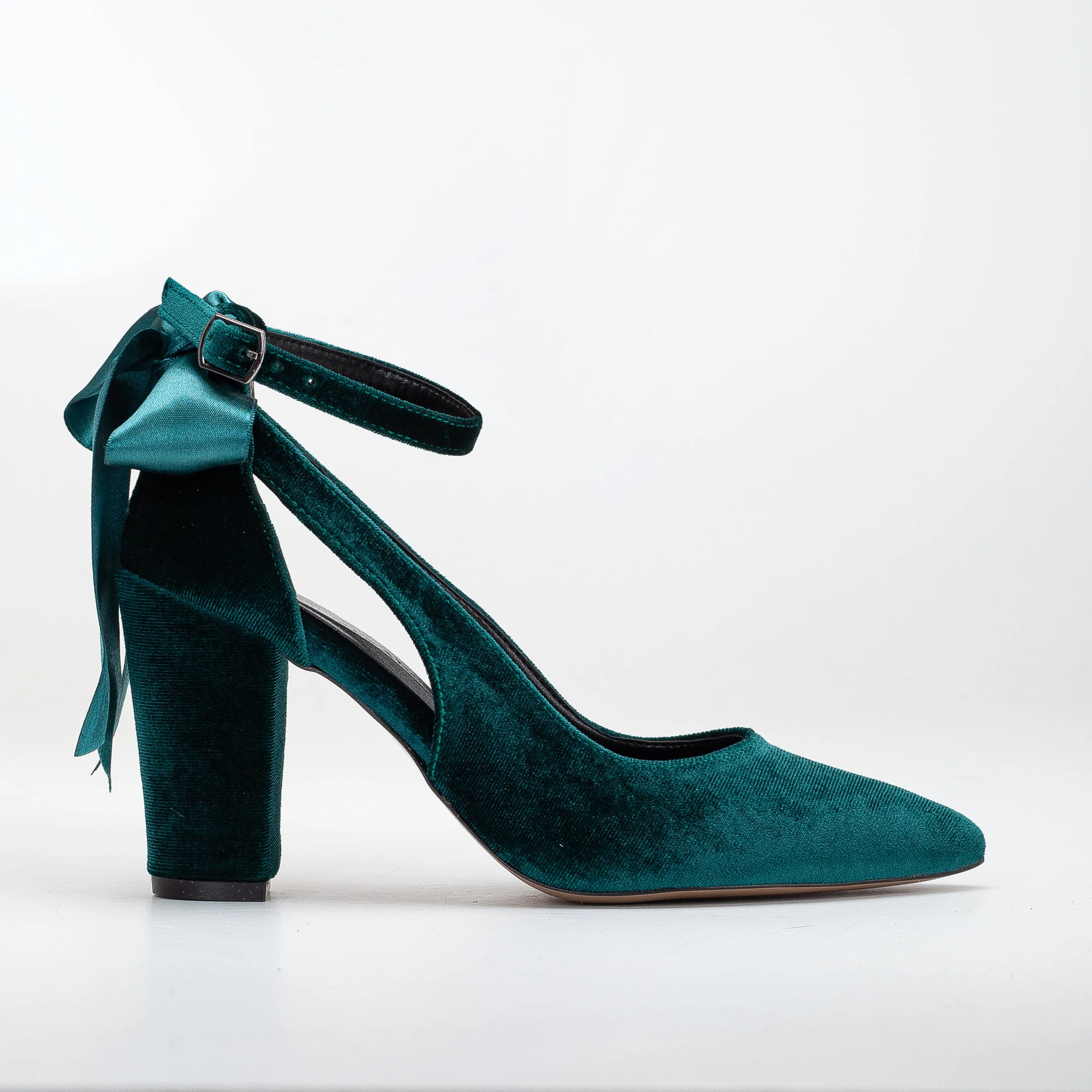 Coralie - Green Velvet Shoes with Ribbon