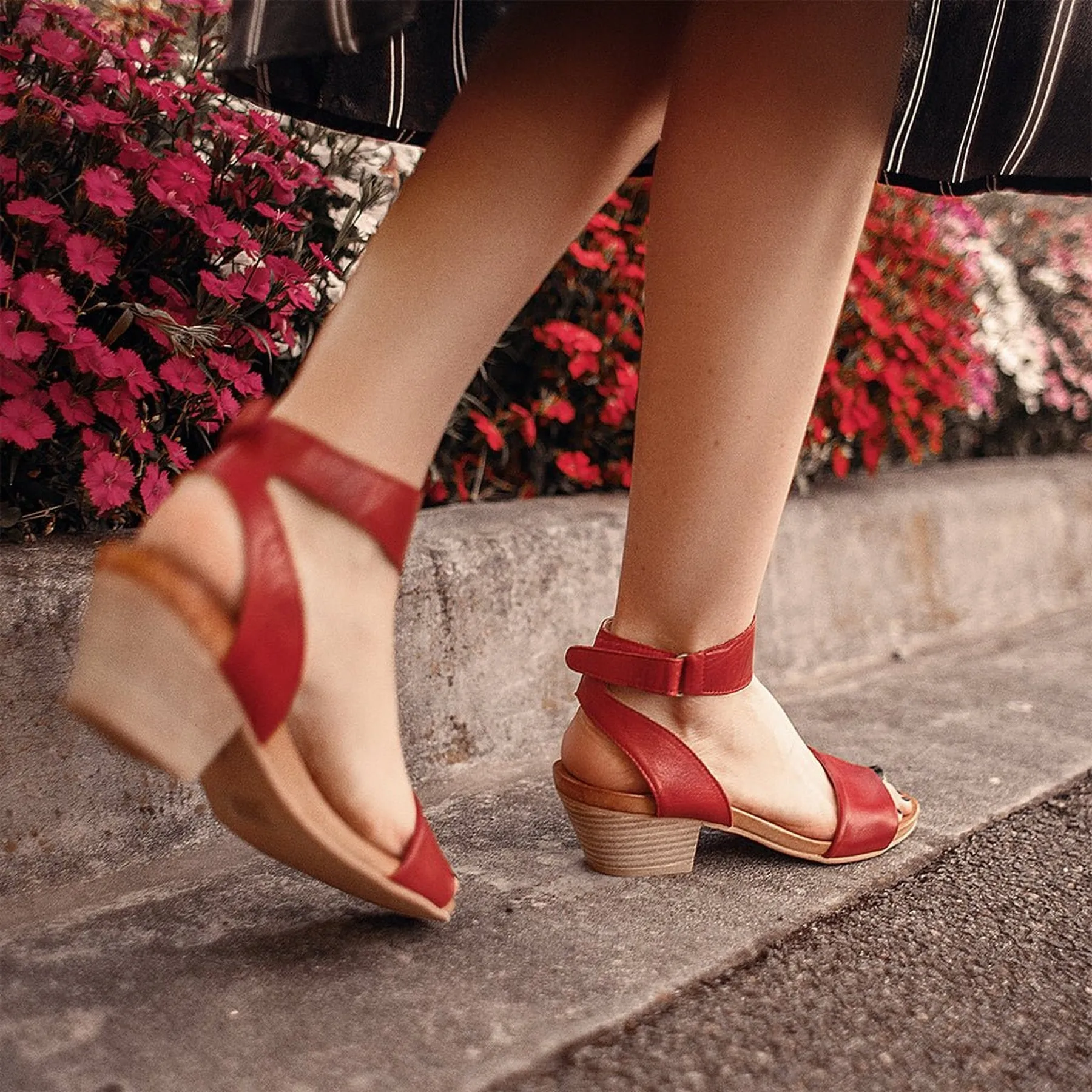 CUBO LEATHER WOODEN STACK HEEL SANDALS