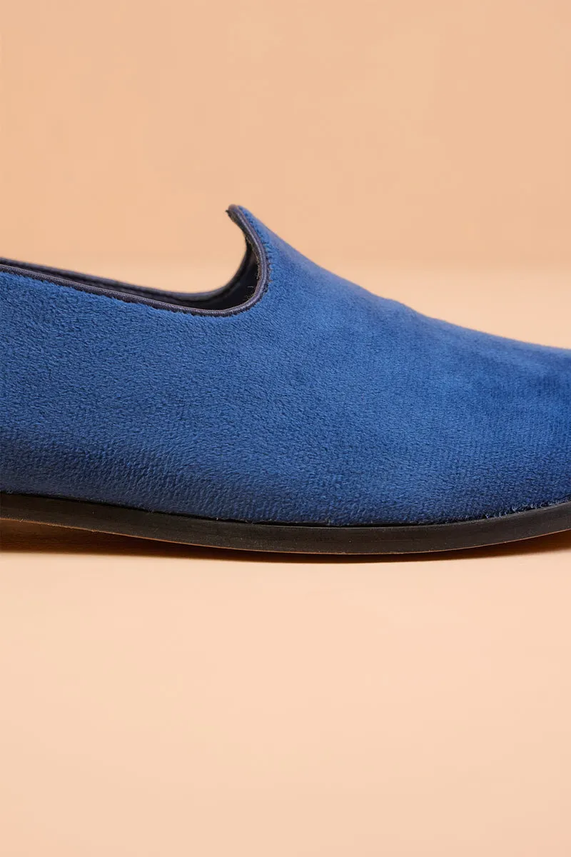 Medium Blue Velvet Mojari